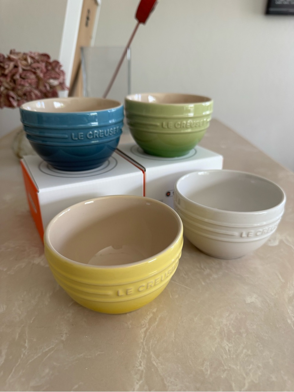 *Hard to Find* Le Creuset Rice Bowls Set of 4 - Picture 2 of 10